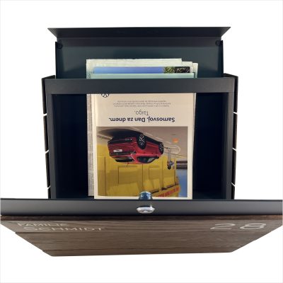 Eleganter Briefkasten aus dunkel gebeiztem Eichenholz